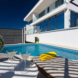 https://villa-benic-crikvenica.primorje-gorskikotar.com