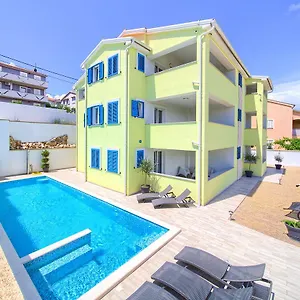 https://apartments-mali-nono.primorje-gorskikotar.com