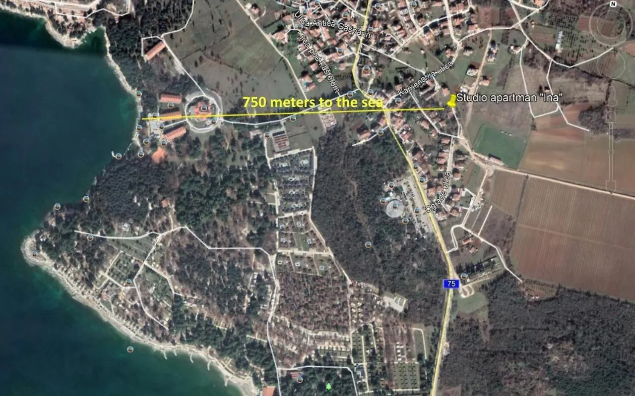 Ina 2 Apartment Funtana